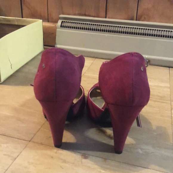 Burgundy Heels - Picture 4 of 5